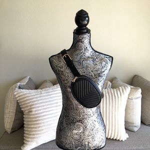 Black and Gold Belt Bag Fanny Pack Waist Bag NWT